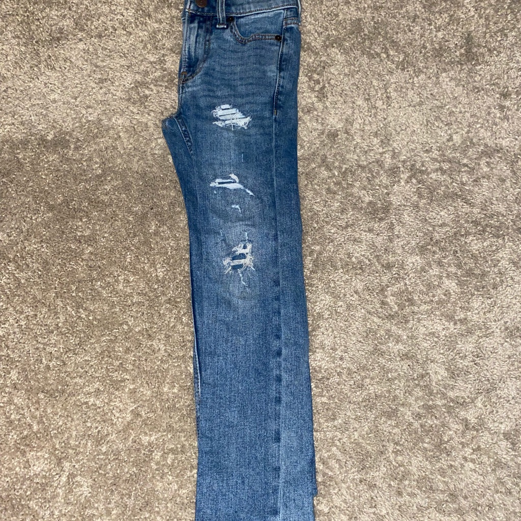Destroyed Jeans